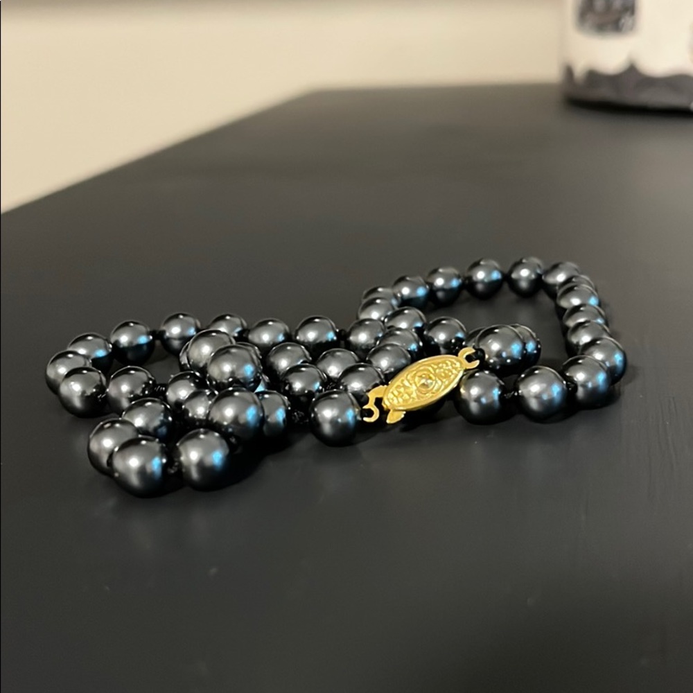 Vintage Black Pearl Necklace
